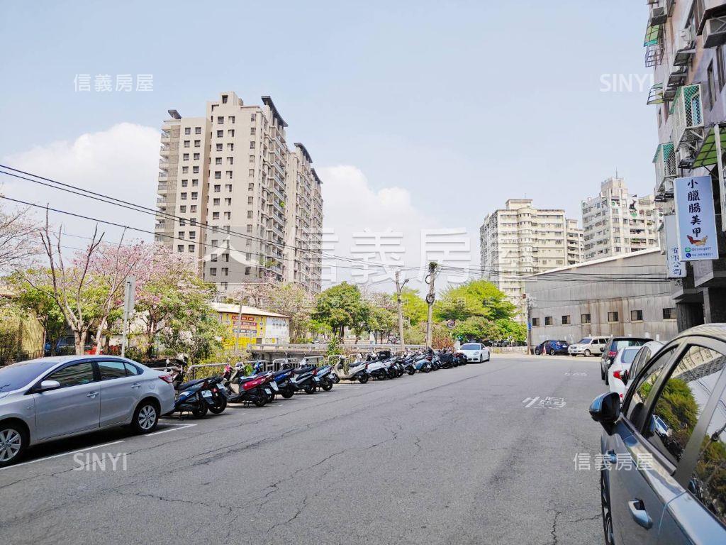 復興路稀有三層樓店附車位房屋室內格局與周邊環境