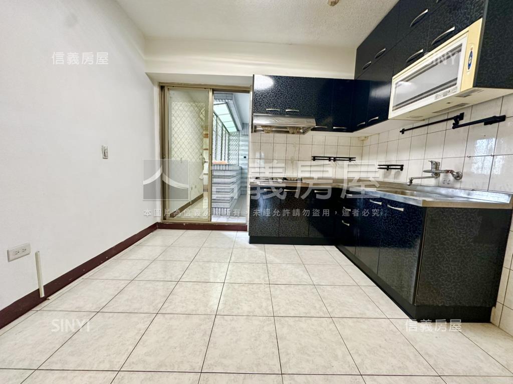 東區崇善八街露臺三房平車房屋室內格局與周邊環境