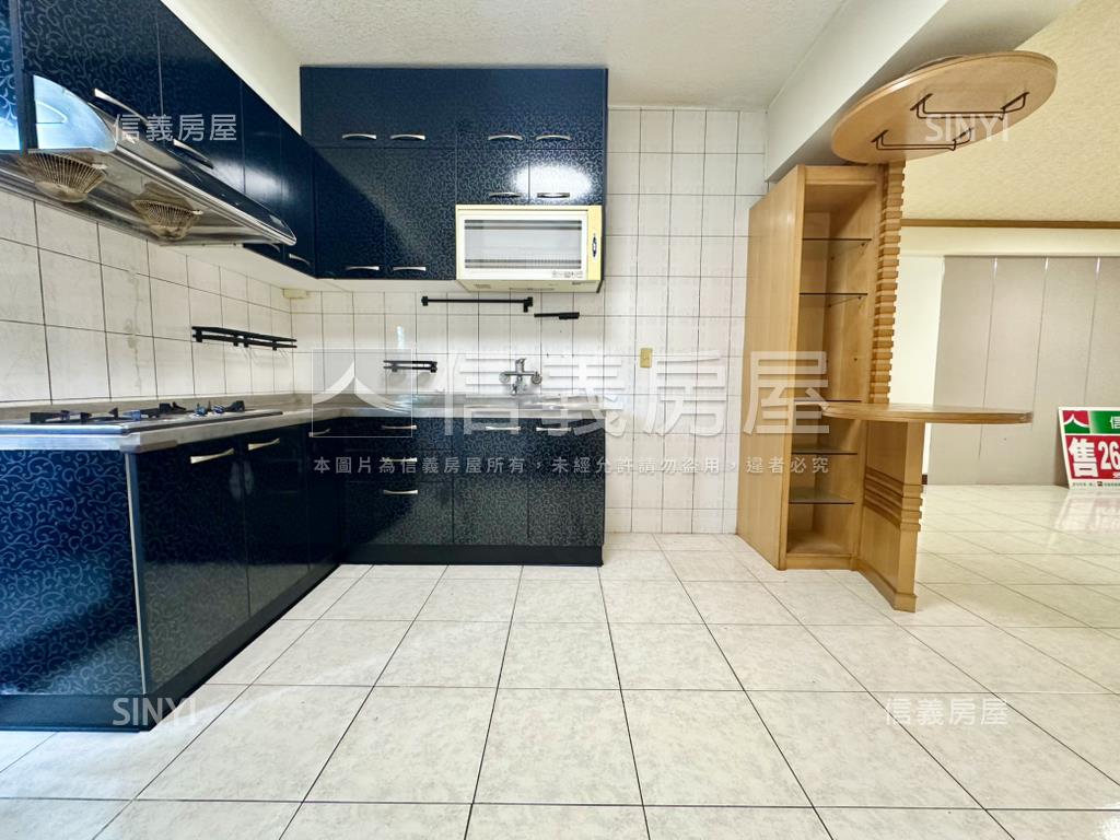 東區崇善八街露臺三房平車房屋室內格局與周邊環境