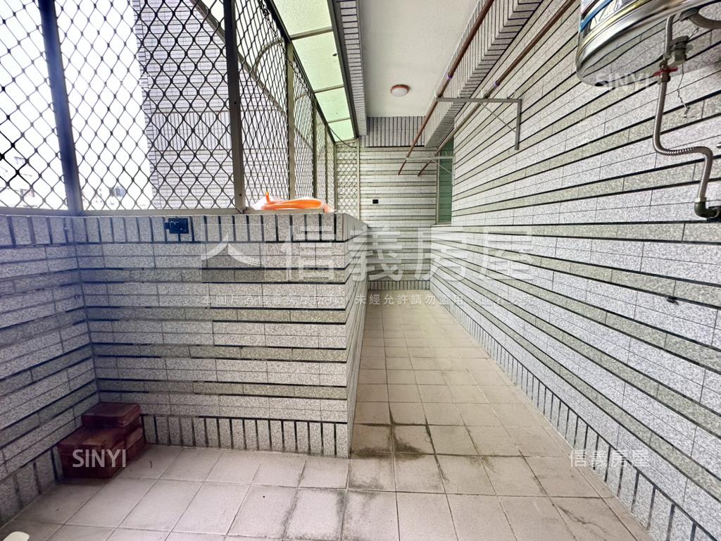 東區崇善八街露臺三房平車房屋室內格局與周邊環境