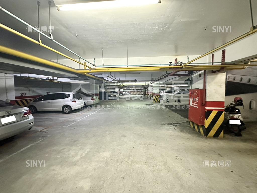 東區崇善八街露臺三房平車房屋室內格局與周邊環境