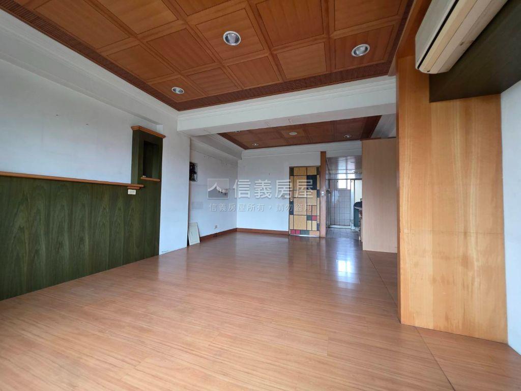 七期市政路黃金透天店面房屋室內格局與周邊環境