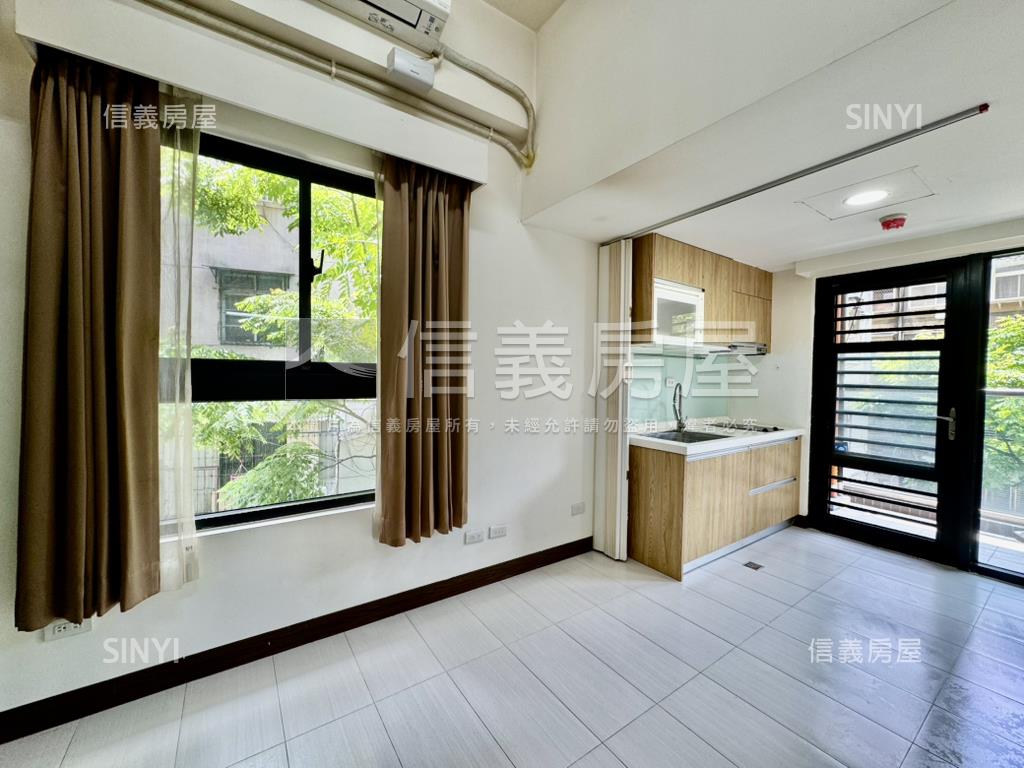 斯文首善兩面採光挑高坡平房屋室內格局與周邊環境