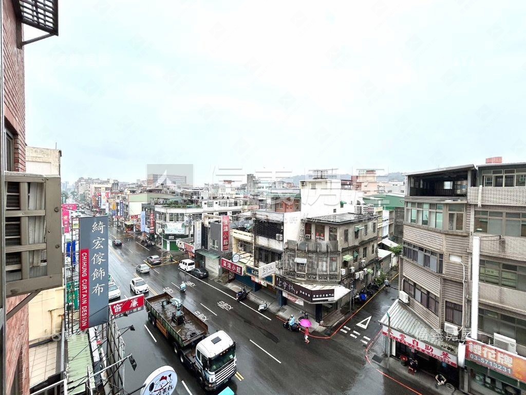 八大學區４面採光大四房房屋室內格局與周邊環境