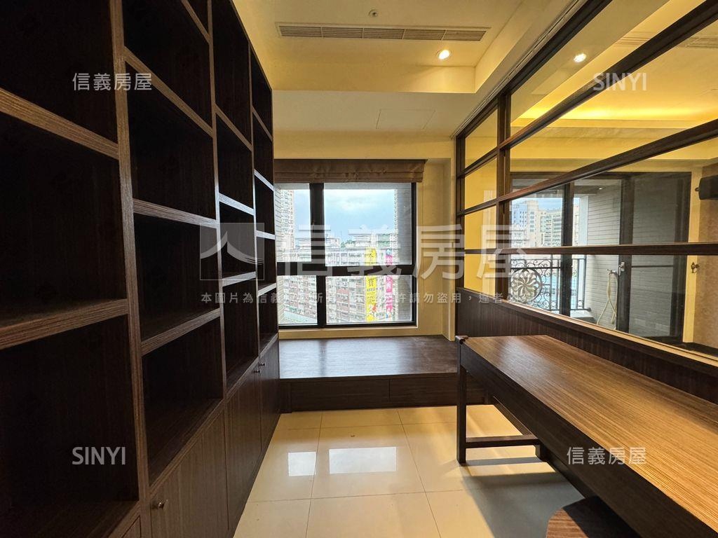 店長推薦一品苑電梯三房房屋室內格局與周邊環境