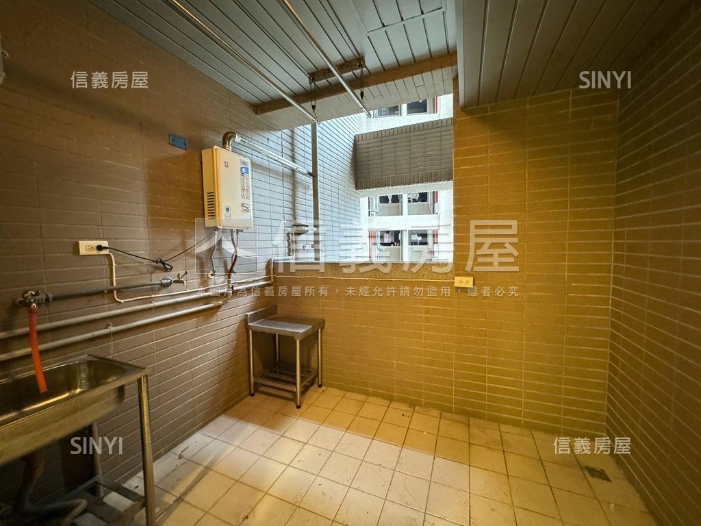 店長推薦一品苑電梯三房房屋室內格局與周邊環境