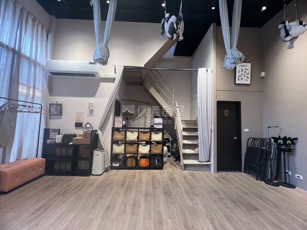 烏日高鐵特區挑高樓店房屋室內格局與周邊環境