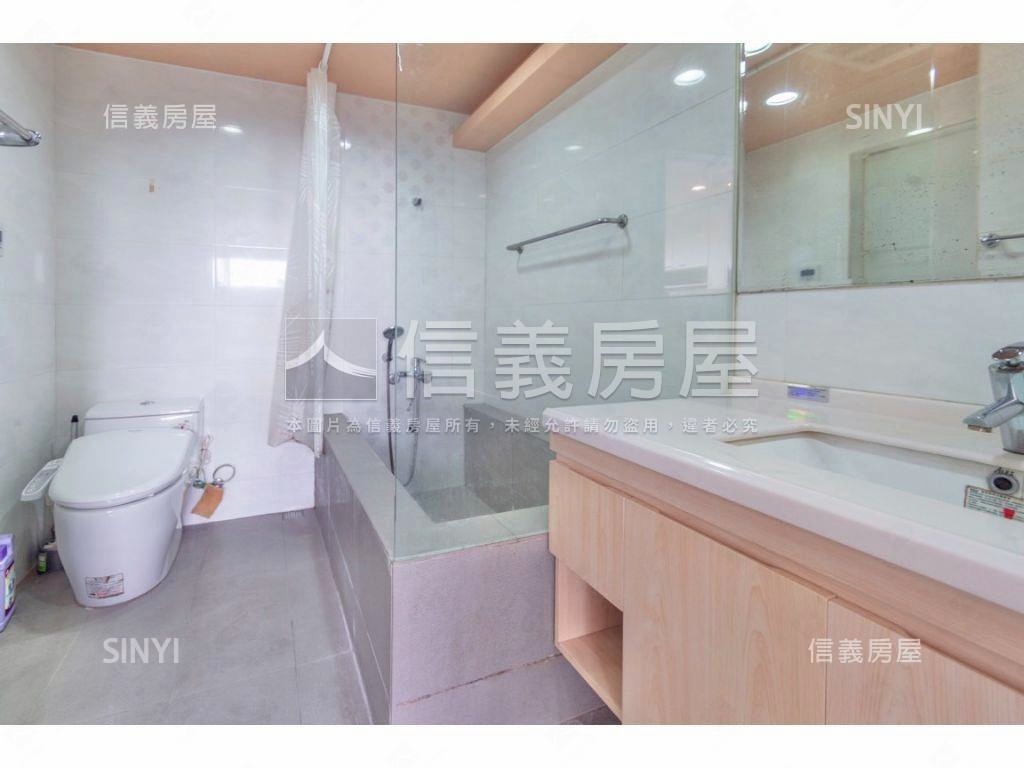 西屯帝王露臺戶❤兩房車位房屋室內格局與周邊環境