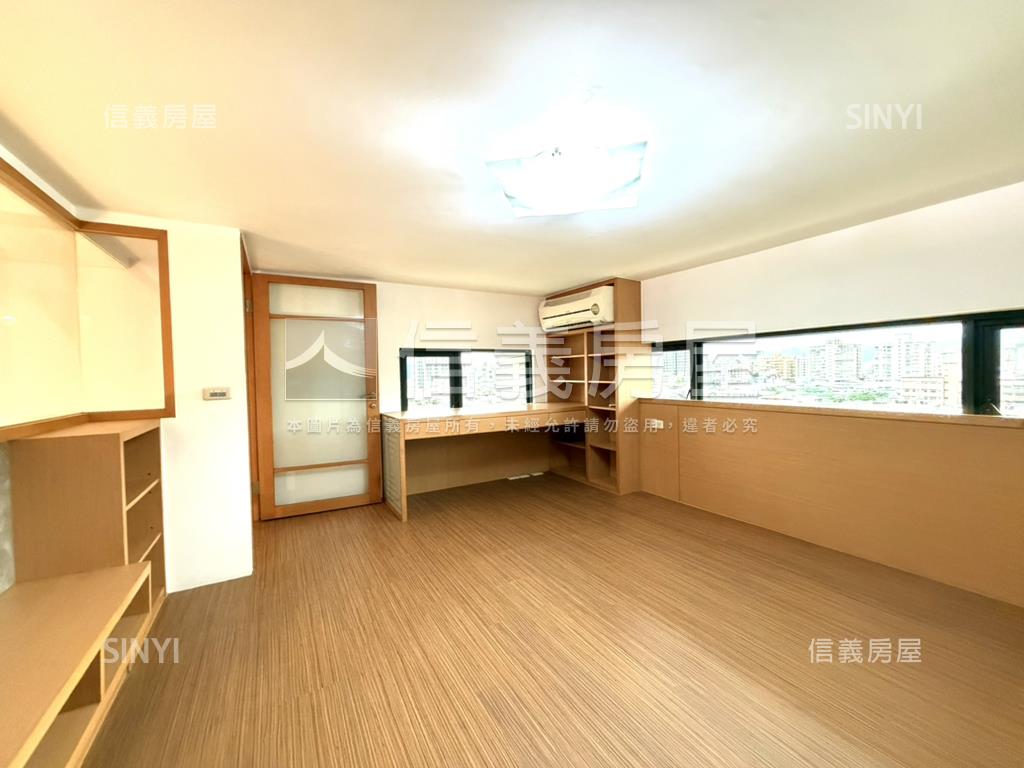 ＥＡＴ國際館邊間附車位房屋室內格局與周邊環境