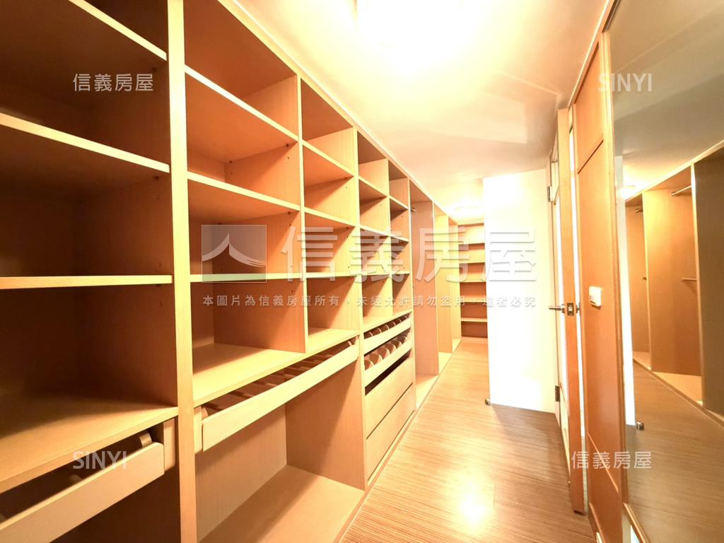 ＥＡＴ國際館邊間附車位房屋室內格局與周邊環境