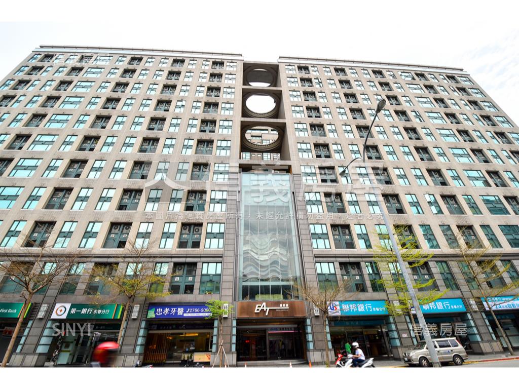 ＥＡＴ國際館邊間附車位房屋室內格局與周邊環境