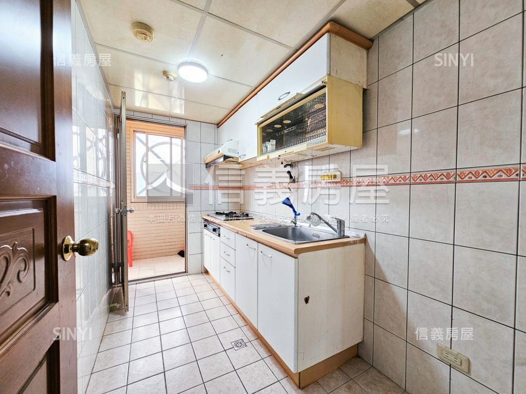 近未來體育園區智慧家三房房屋室內格局與周邊環境