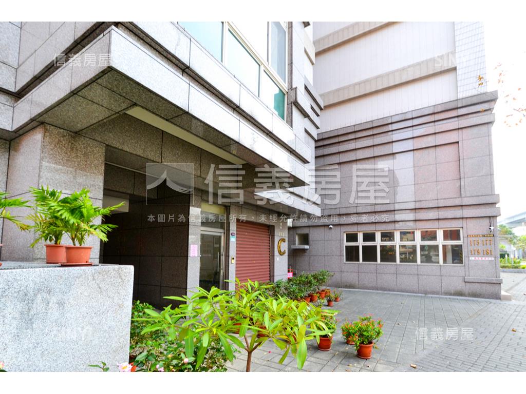 萬隆捷運高樓河景三房車位房屋室內格局與周邊環境