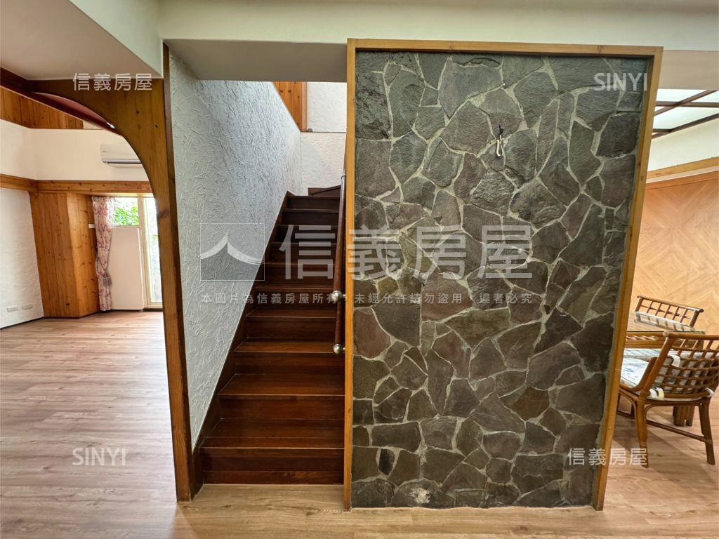 鹿特丹高樓視野景觀豪邸房屋室內格局與周邊環境