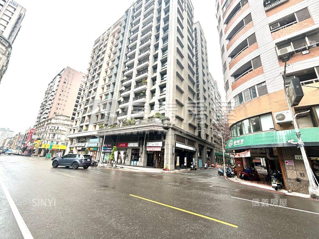 Ｒ１５黃金三角窗店面房屋室內格局與周邊環境