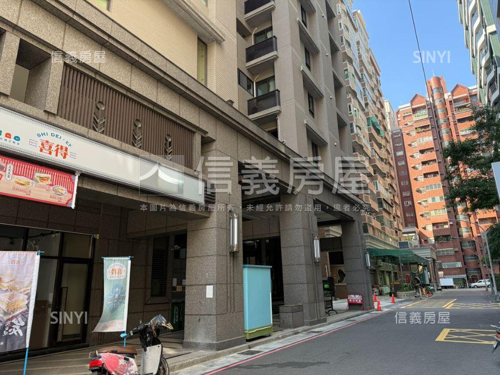 Ｒ１５黃金三角窗店面房屋室內格局與周邊環境