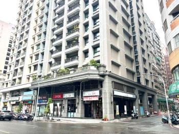 Ｒ１５黃金三角窗店面