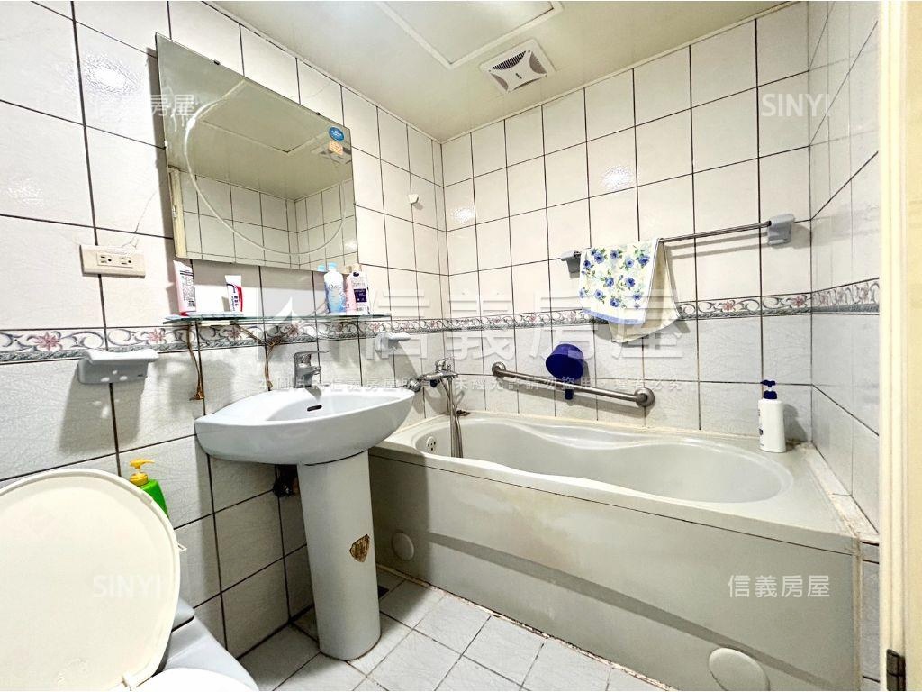 公園樹海景觀美屋房屋室內格局與周邊環境