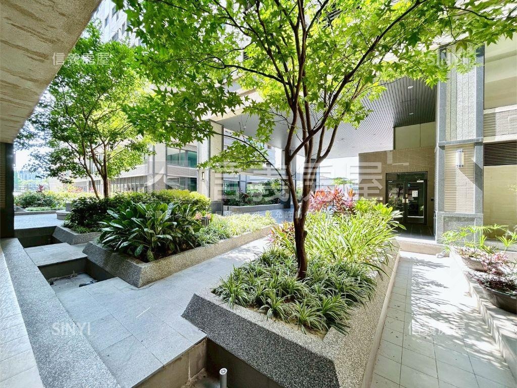 近樂成公園朝南兩房車位房屋室內格局與周邊環境