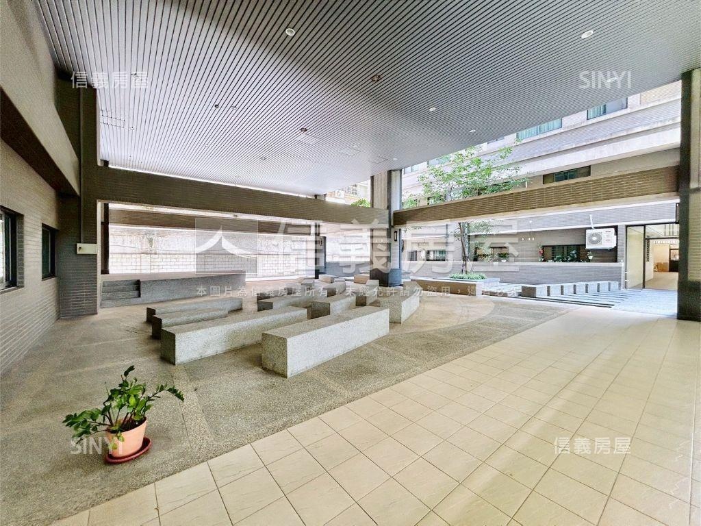 近樂成公園朝南兩房車位房屋室內格局與周邊環境