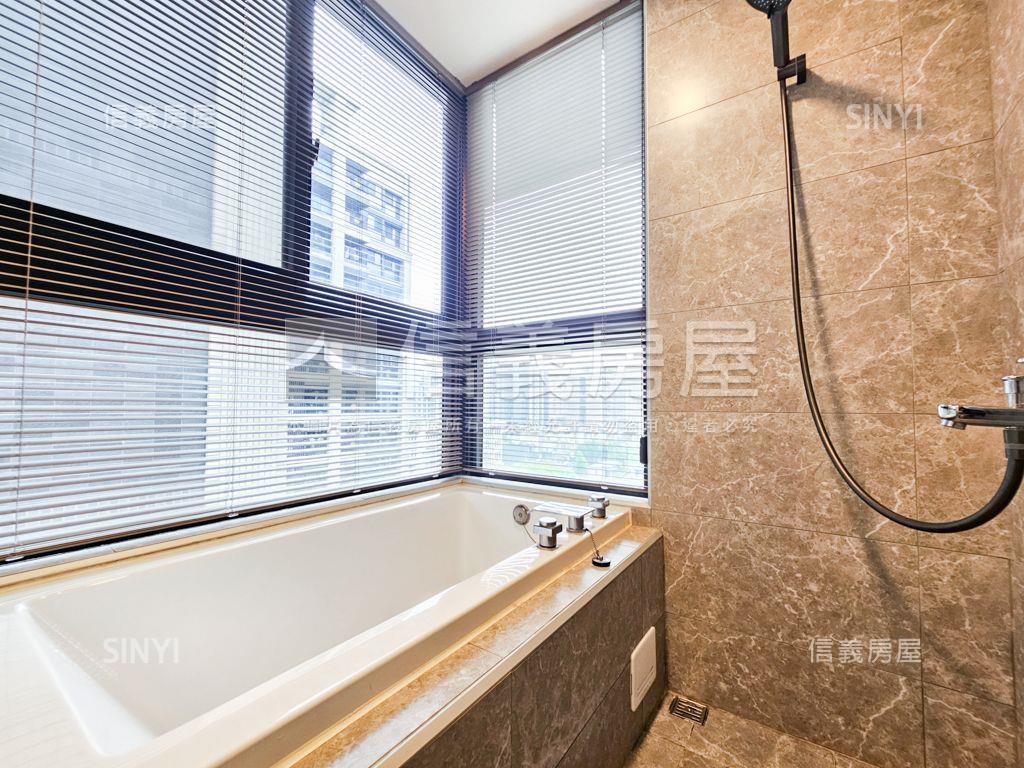 首綻全新智能裝潢美屋房屋室內格局與周邊環境