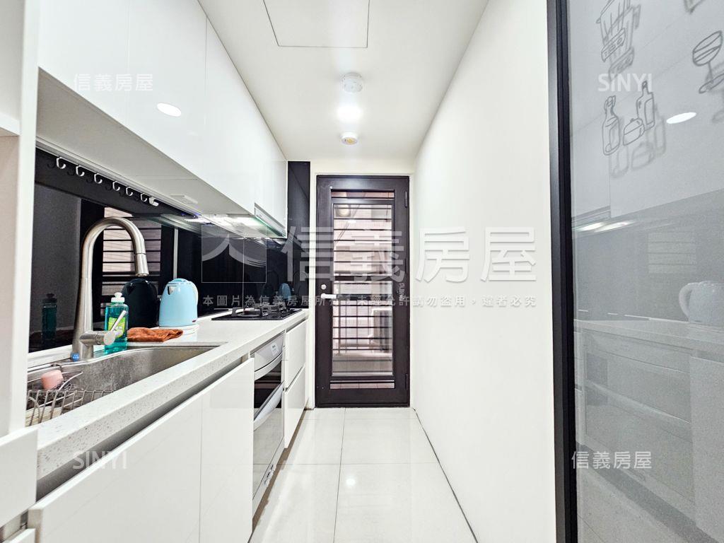 首綻全新智能裝潢美屋房屋室內格局與周邊環境