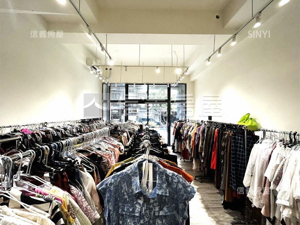 一、二樓前草景可住可辦房屋室內格局與周邊環境