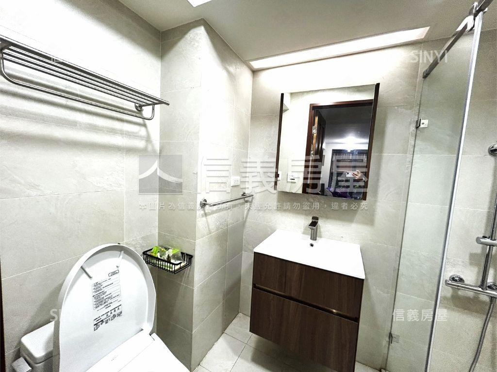 一、二樓前草景可住可辦房屋室內格局與周邊環境