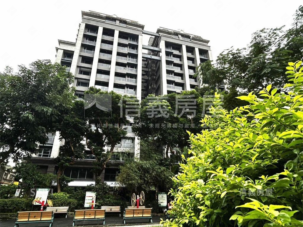 一、二樓前草景可住可辦房屋室內格局與周邊環境