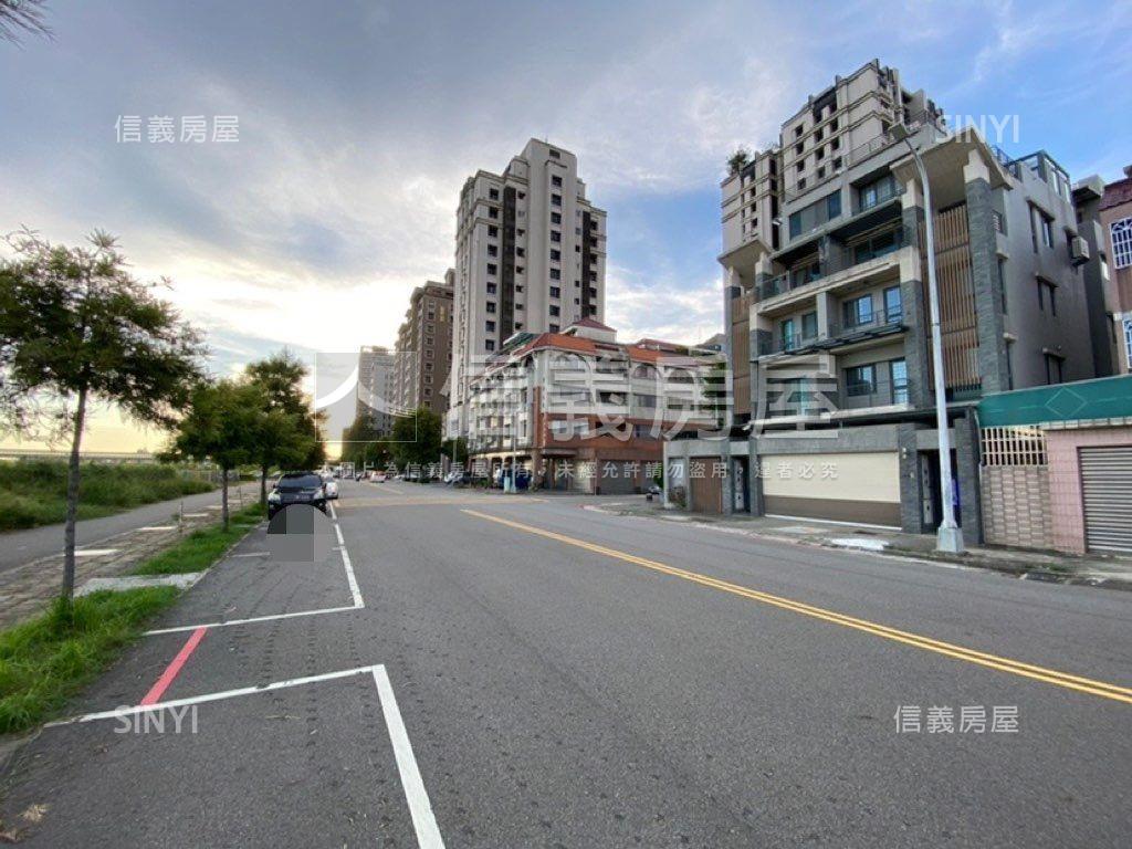 面文心南七路★十三期土地房屋室內格局與周邊環境