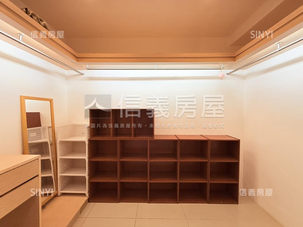 上城華美２房車位房屋室內格局與周邊環境