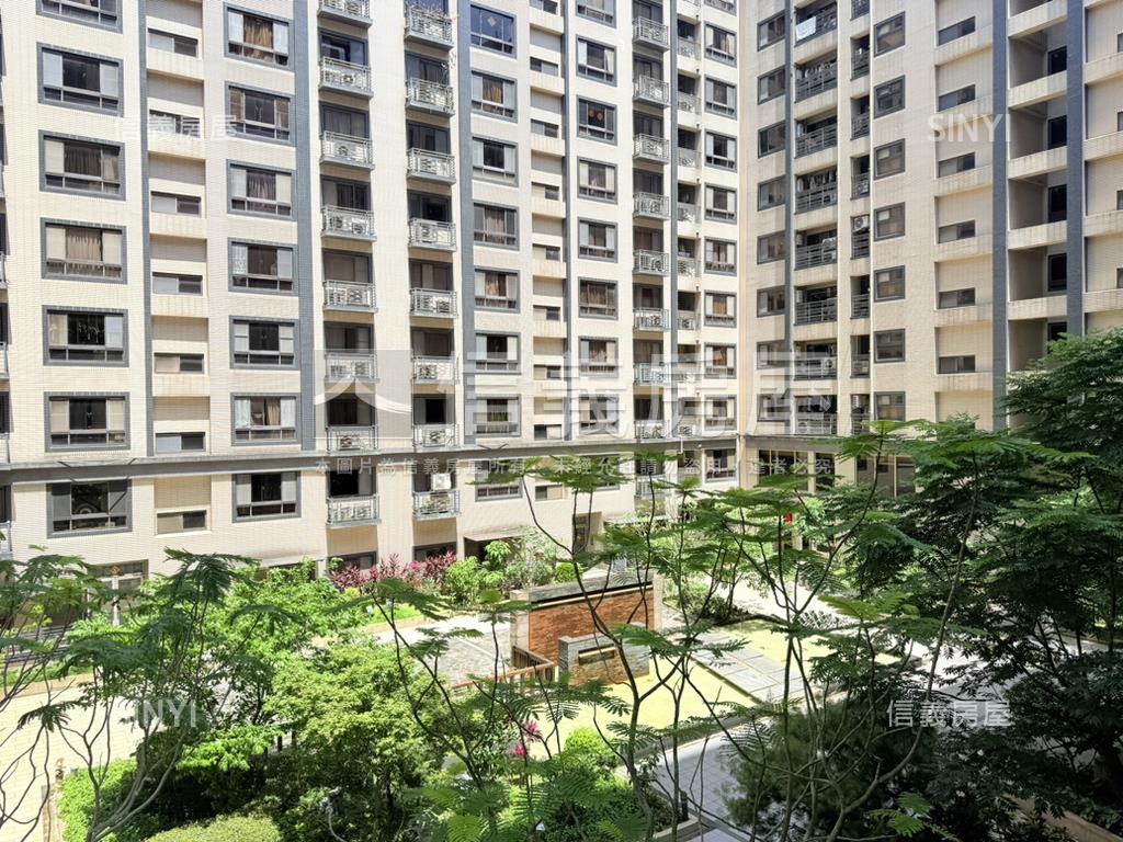 上城華美２房車位房屋室內格局與周邊環境