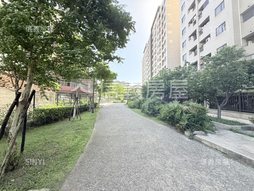 上城華美２房車位房屋室內格局與周邊環境