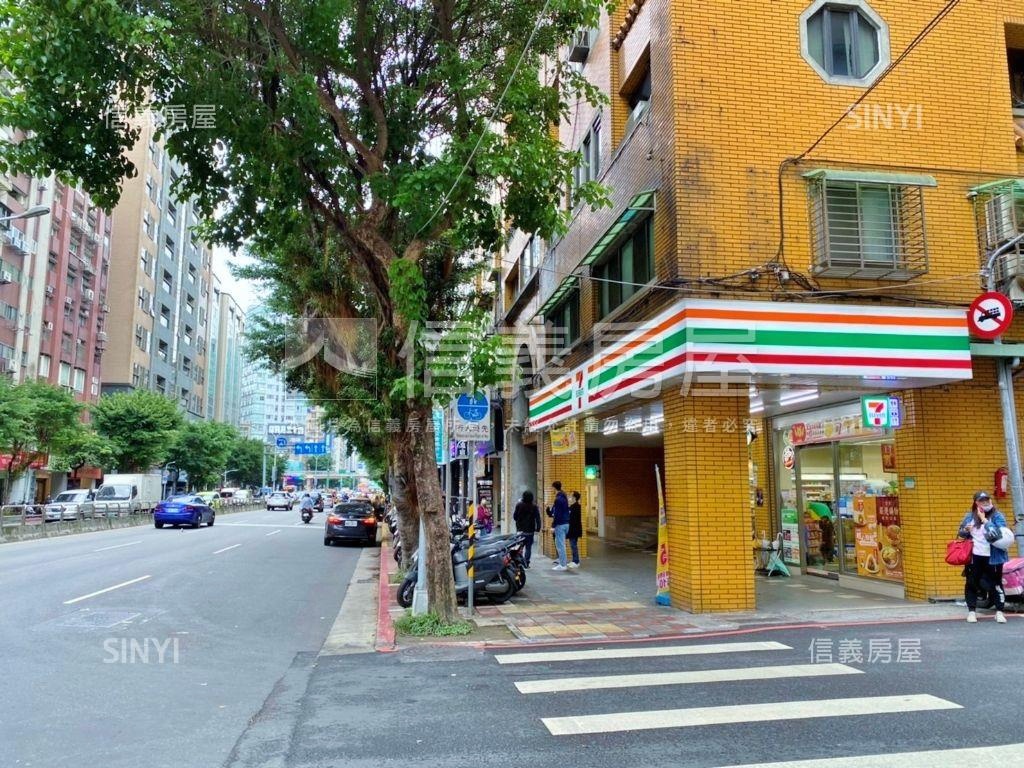 捷運三角窗金店面房屋室內格局與周邊環境