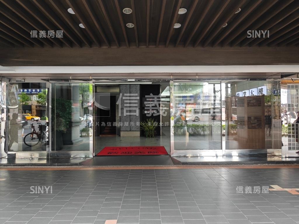 光復尚業邊間辦公房屋室內格局與周邊環境