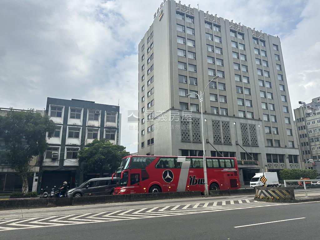 中山國小辦公室房屋室內格局與周邊環境