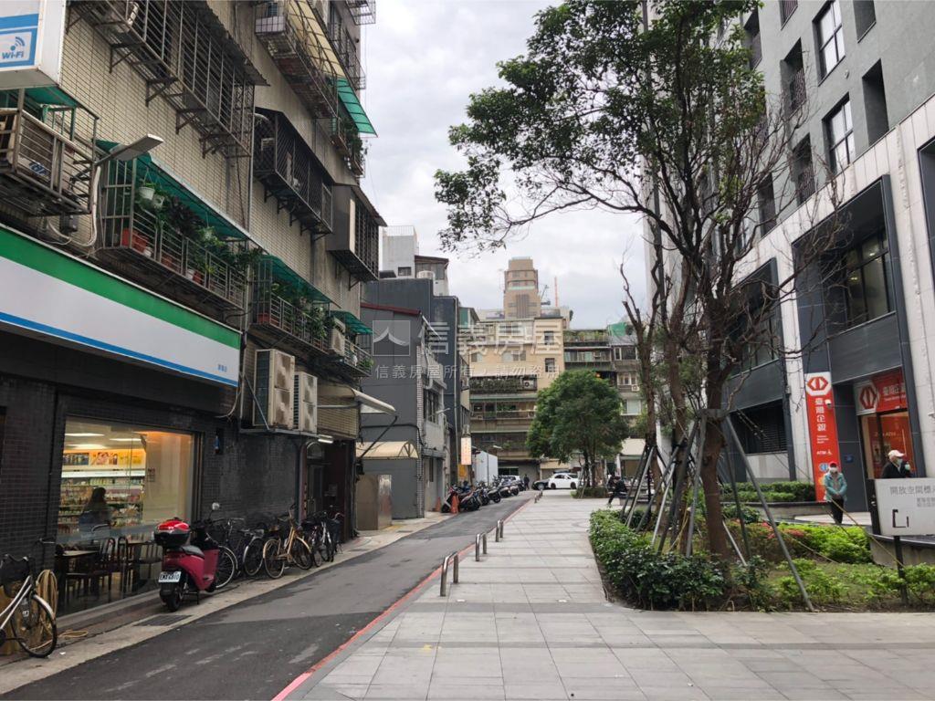 晶麒高樓２房附坡平車位房屋室內格局與周邊環境
