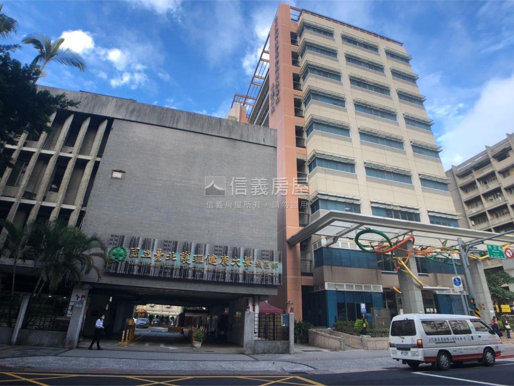 晶麒高樓２房附坡平車位房屋室內格局與周邊環境