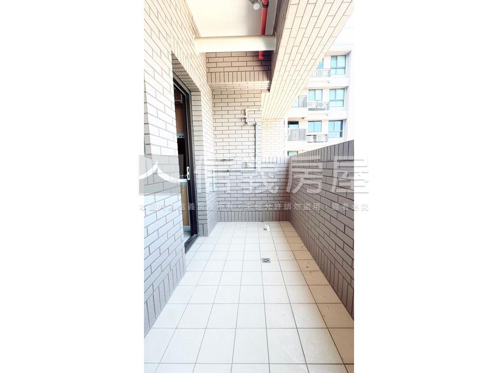 稀。邊間前後陽台三房車位房屋室內格局與周邊環境