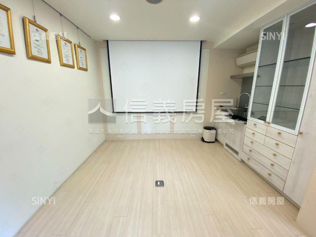 近文心中清捷運十四期角墅房屋室內格局與周邊環境
