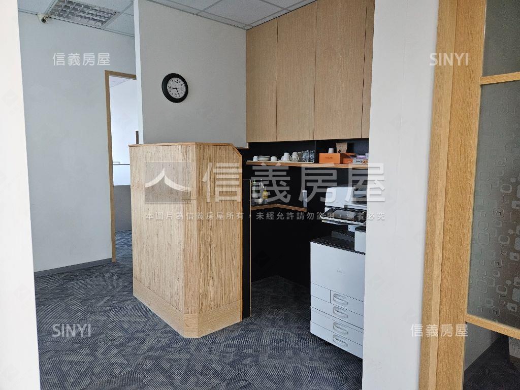 獨賣捷運辦公高樓美景露台房屋室內格局與周邊環境