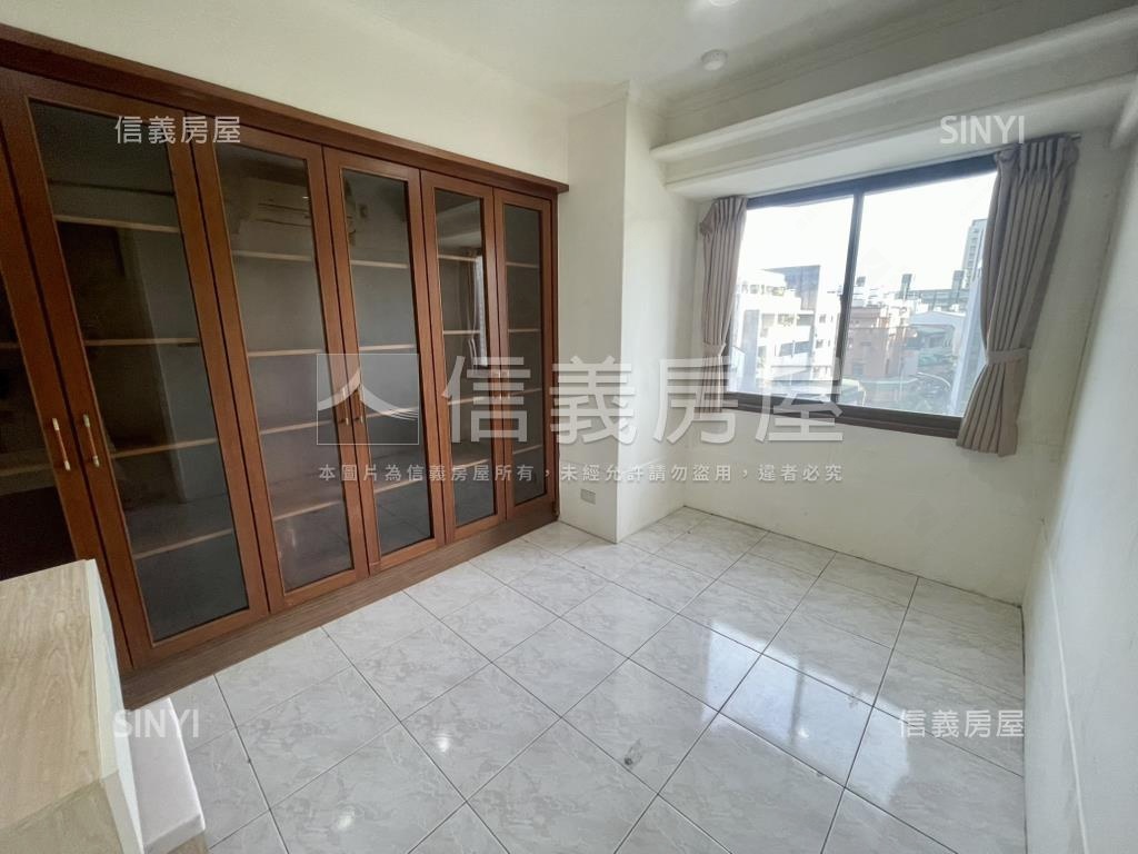 近南紡採光四房平車房屋室內格局與周邊環境