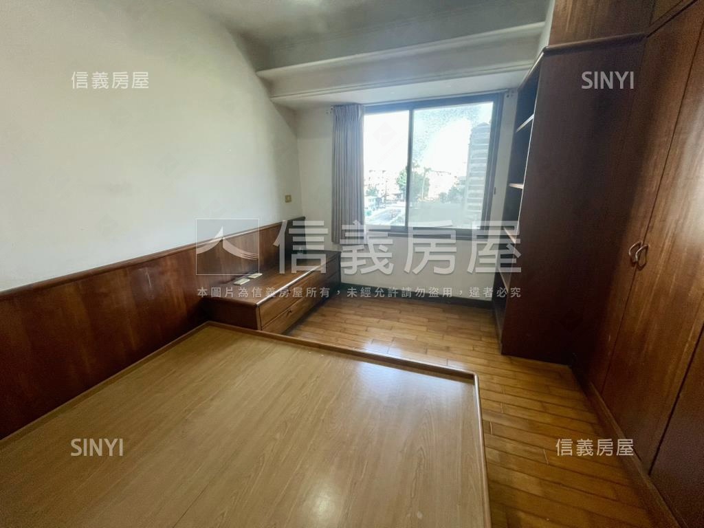 近南紡採光四房平車房屋室內格局與周邊環境