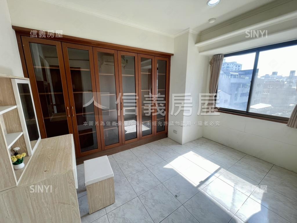 近南紡採光四房平車房屋室內格局與周邊環境