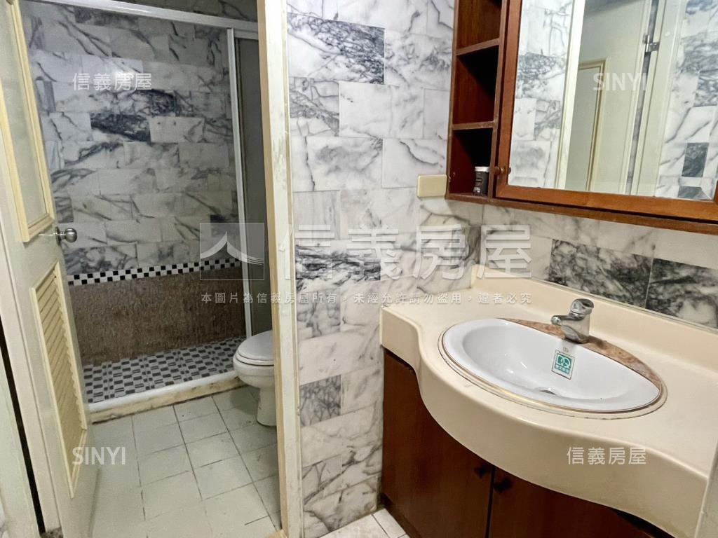 近南紡採光四房平車房屋室內格局與周邊環境