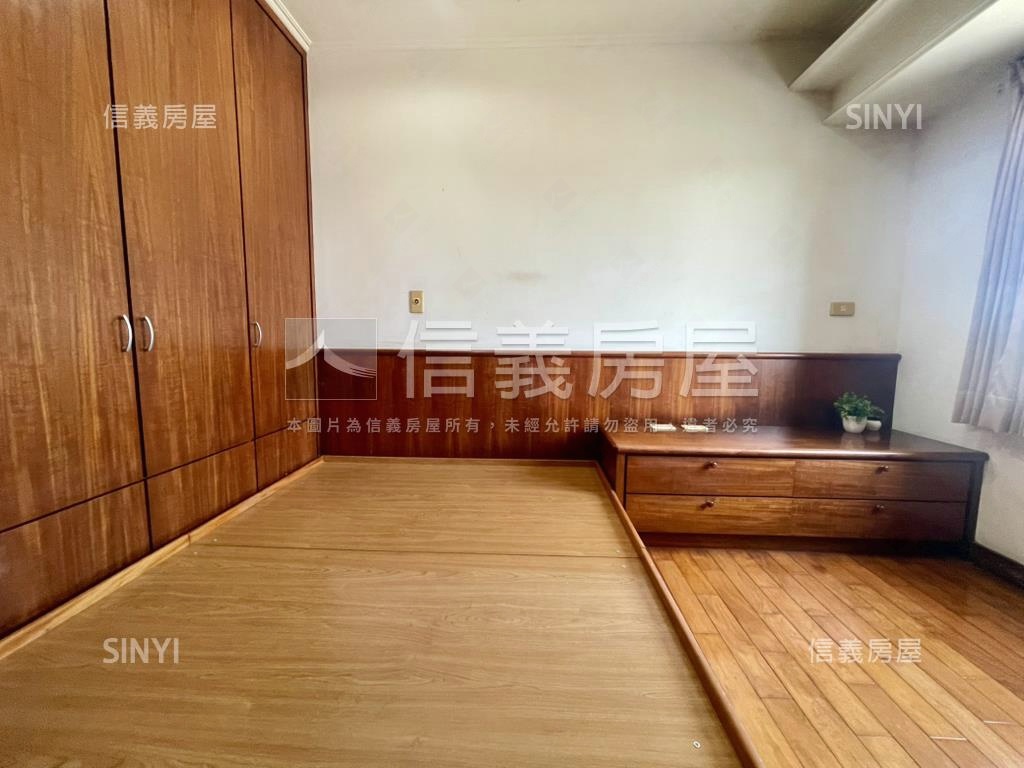 近南紡採光四房平車房屋室內格局與周邊環境