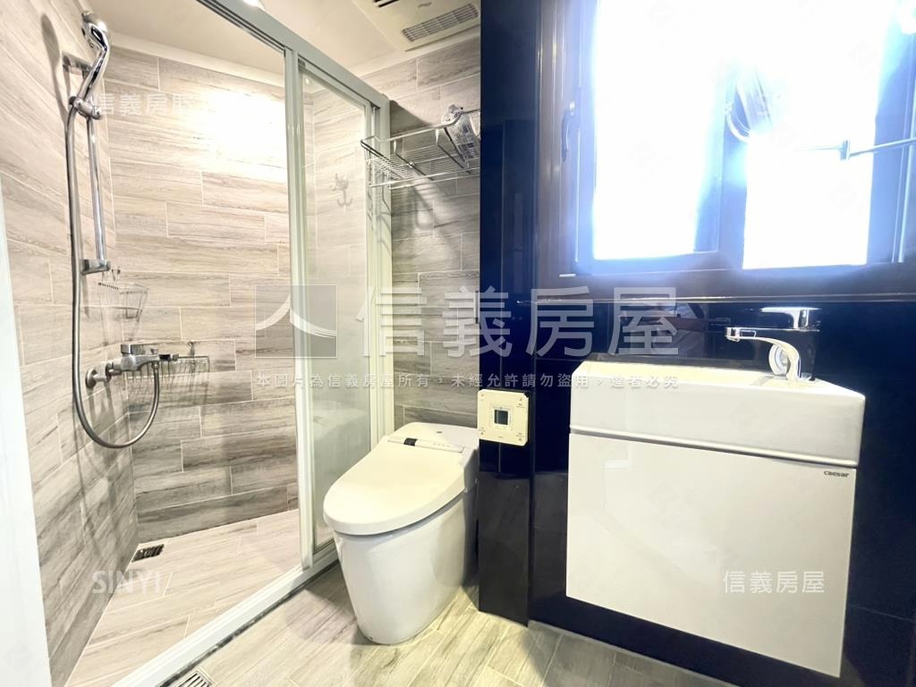 雙子星挑高精美兩房房屋室內格局與周邊環境