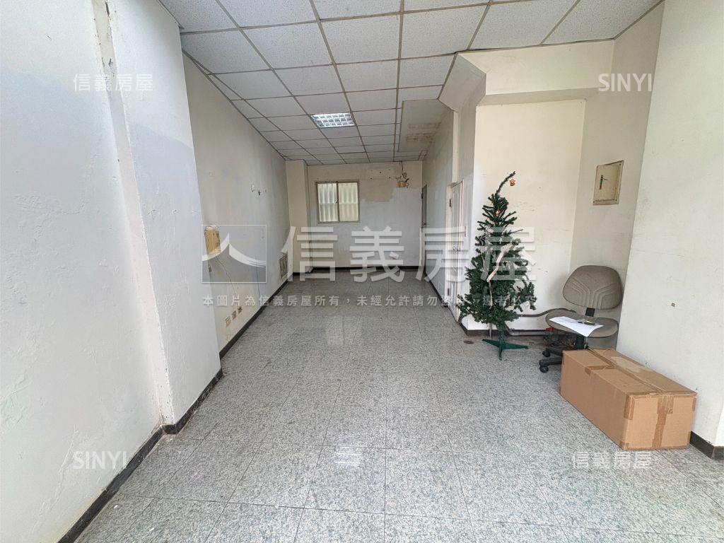 近車站邊間金透店房屋室內格局與周邊環境