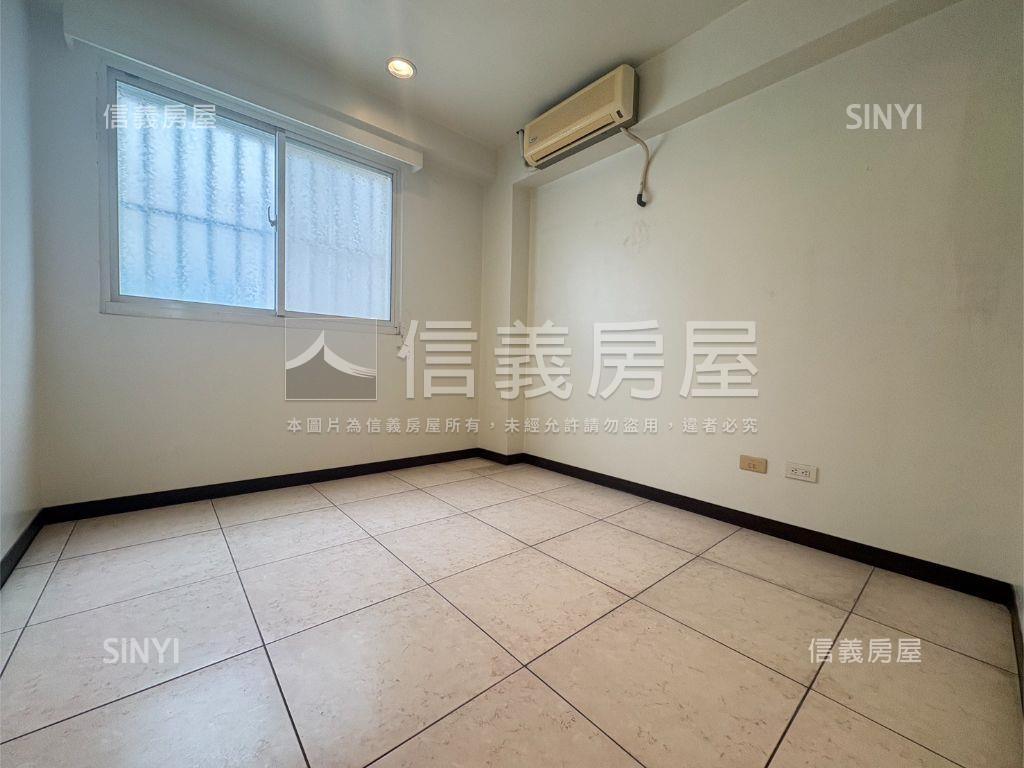 近車站邊間金透店房屋室內格局與周邊環境