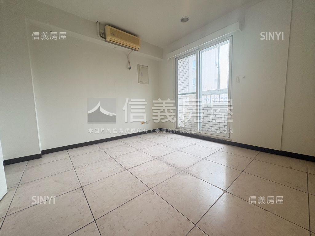 近車站邊間金透店房屋室內格局與周邊環境